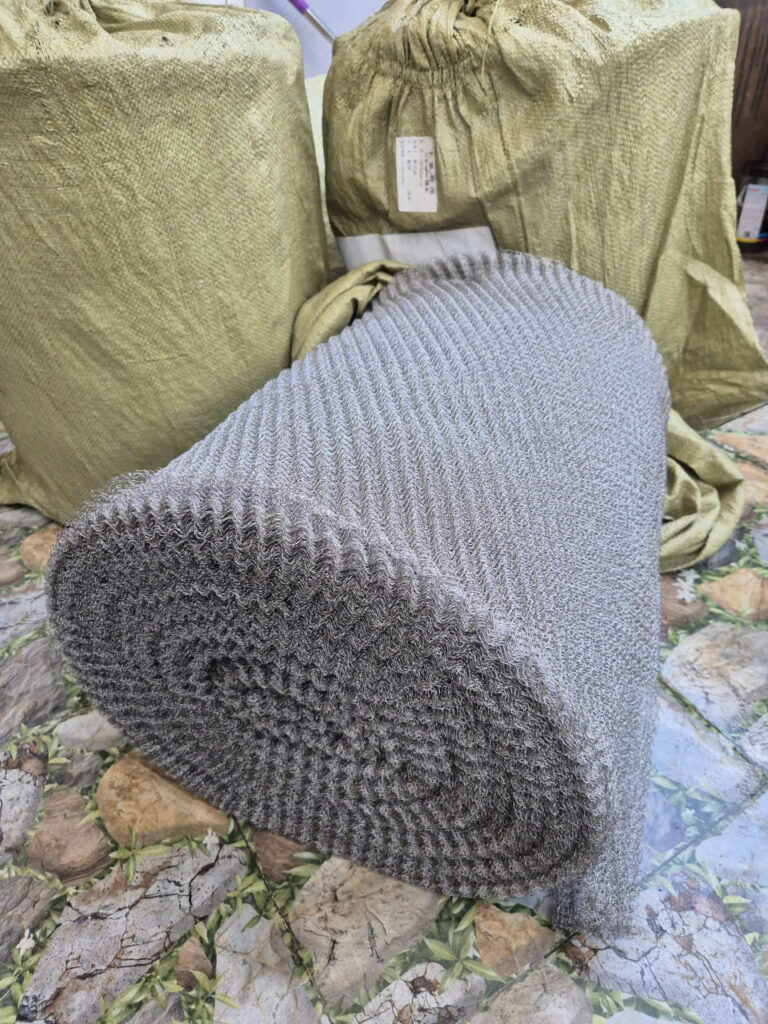 Lưới bùi nhùi inox Lưới bùi nhùi inox tách ẩm